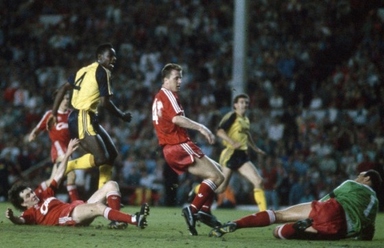 Michael-Thomas-scores-that-Championship-winning-goal-at-Anfield-in-1989-1024x663.jpg